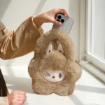 Bolsa marrón de peluche con flores de la serie clásica de Labubu The Monsters 1