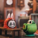 Caja sorpresa de la serie de juguetes LOS MONSTRUOS 7