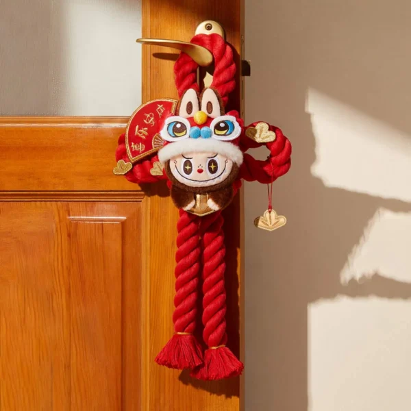 Decoración de puerta de peluche para celebrar el Año Nuevo de la Serpiente Adinerada de Labubu 2