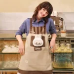 Delantal LABUBU de la serie POP BEAN Coffee Factory 3