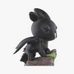 Figura de Labubu The Monsters: Cómo entrenar a tu dragón negro 2