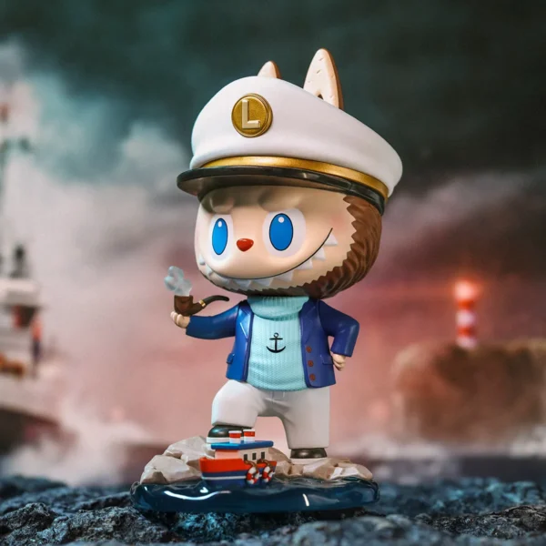 Figura de capitán Labubu 1