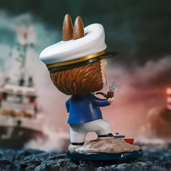 Figura de capitán Labubu 2