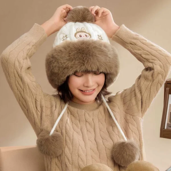 Gorro de peluche navideño cálido y esponjoso Labubu 1