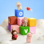 LOS MONSTRUOS Serie Pin for Love – Colgante de peluche de vinilo Caja ciega completa 4