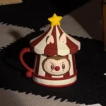 Taza Labubu de la serie “Por qué tan serio” 2